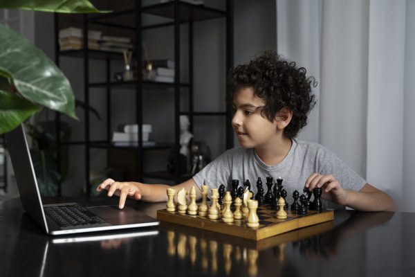 young-kid-playing-chess(1)